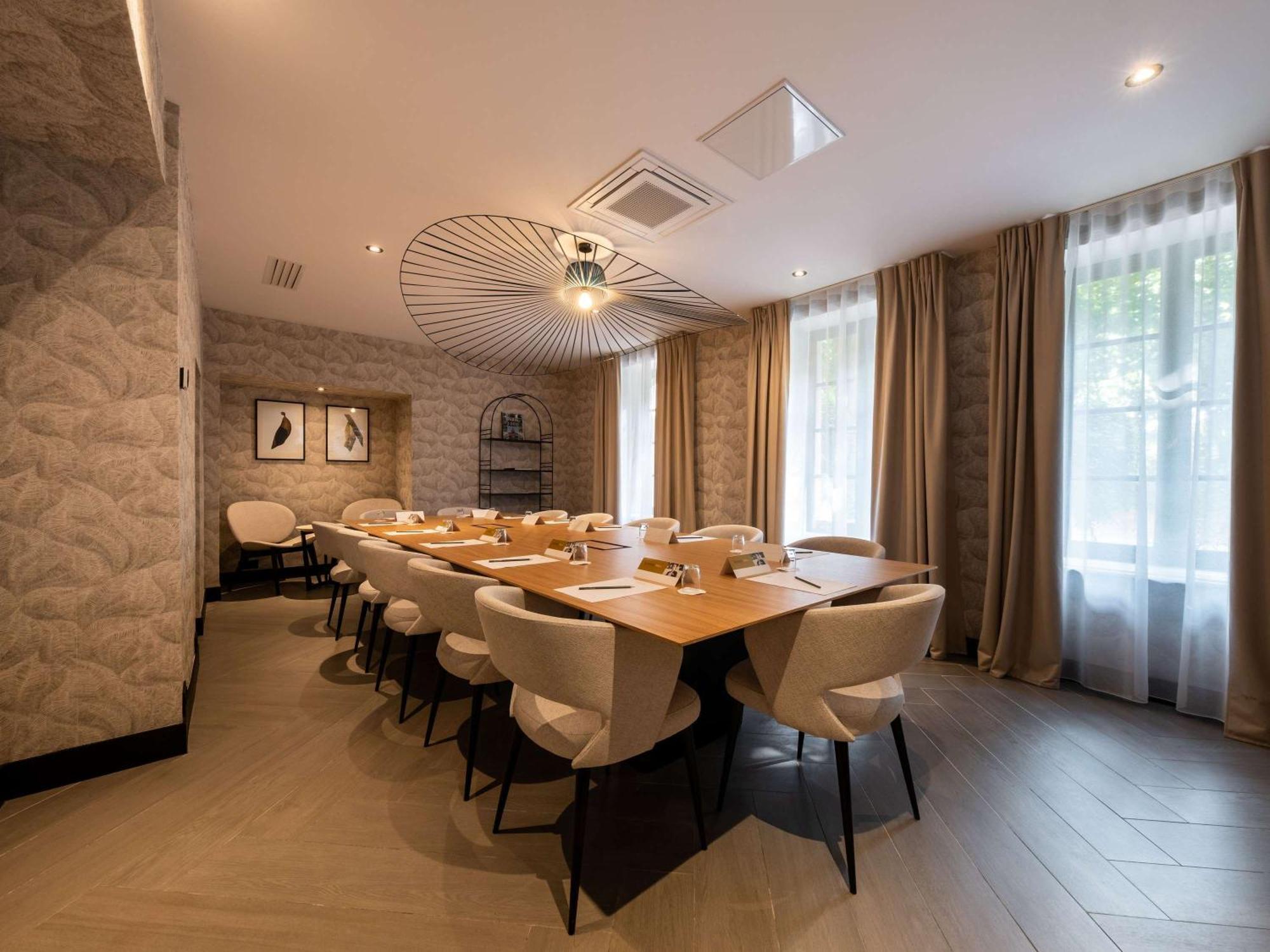 Hotel Mercure Paris Ouest Germain 4*