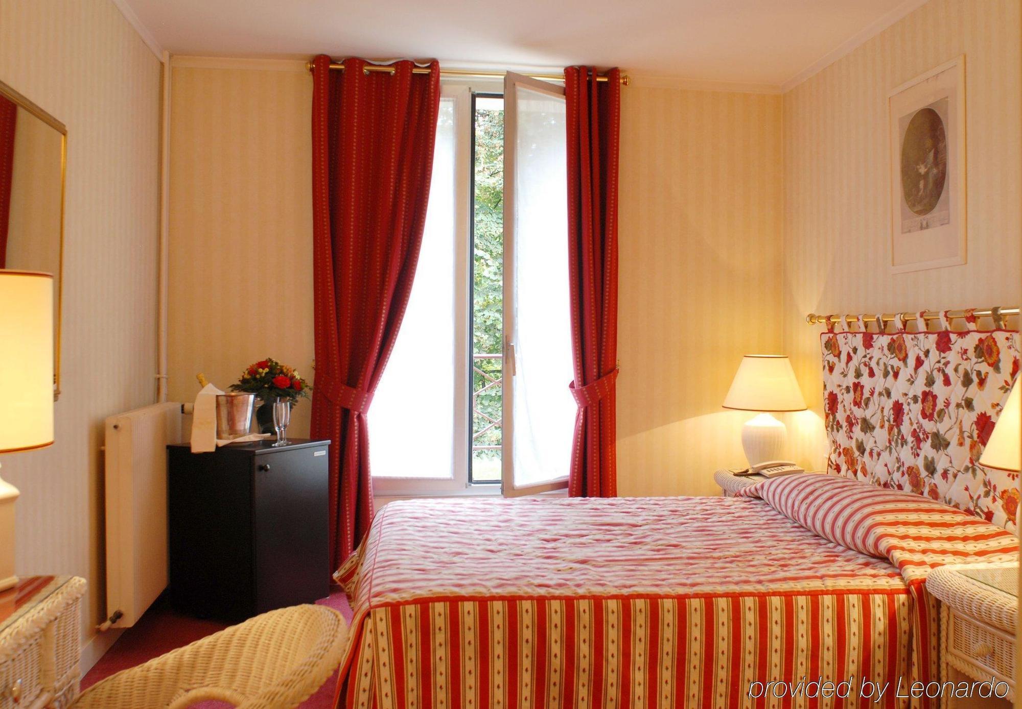 Mercure Paris Ouest Germain Hotel