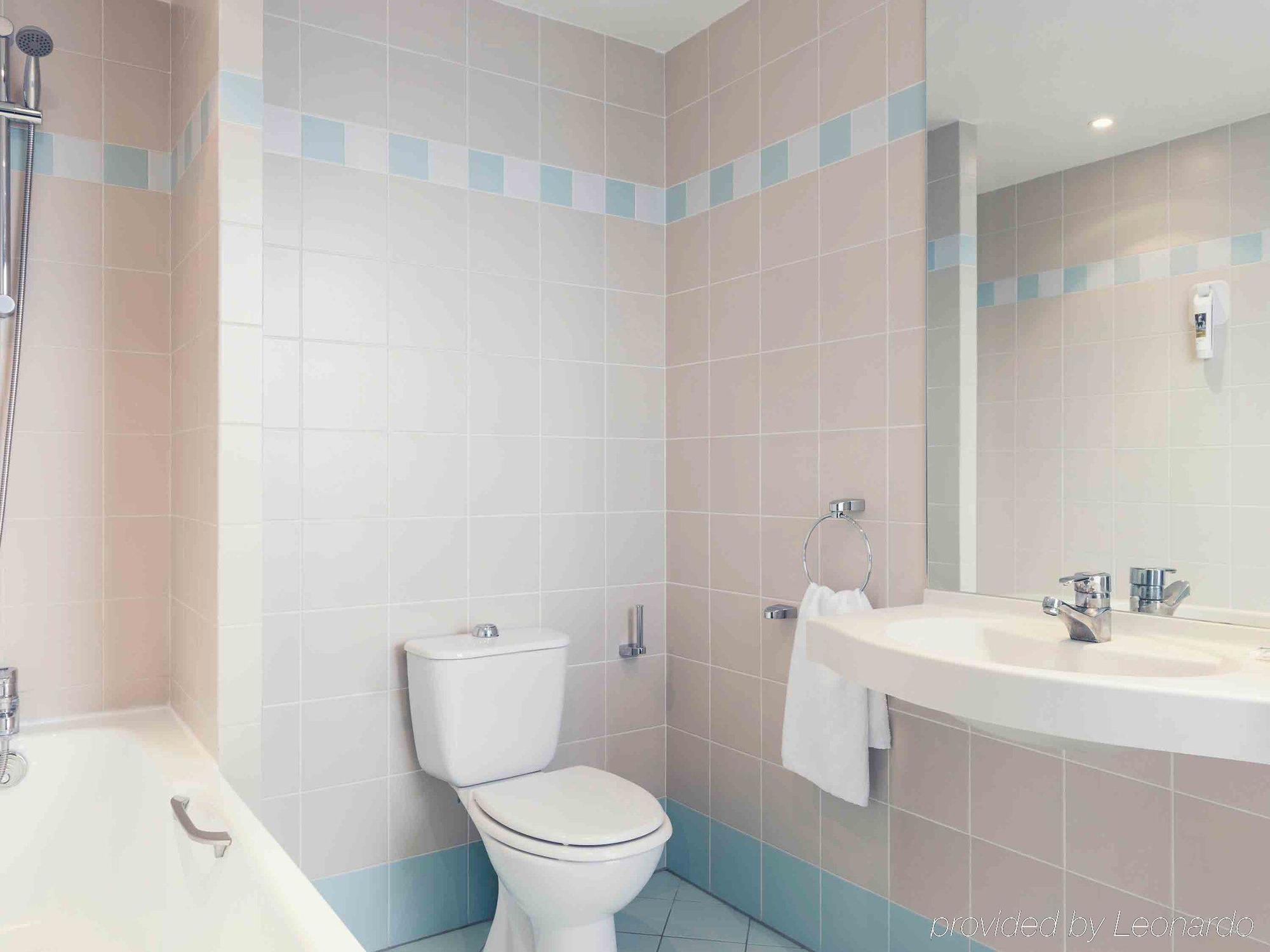 Mercure Paris Ouest Germain 4*